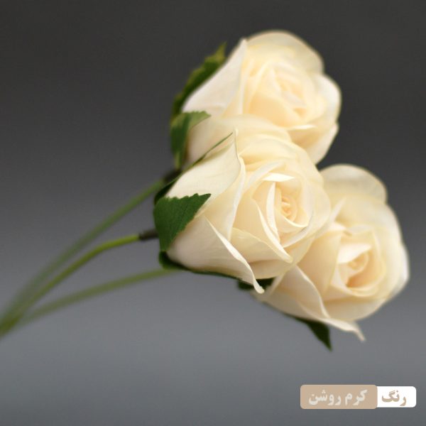 شاخه گل رز مصنوعی بسته 3 عددی ارتفاع 30 سانتیمتر وزن سبک 40 گرم مناسب تزئینات و دکوراسیون داخلی